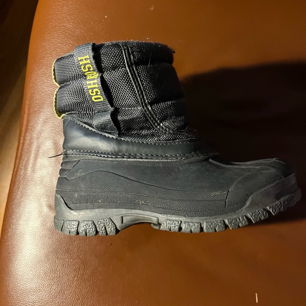Osh Kosh Toddler winter boot size 10